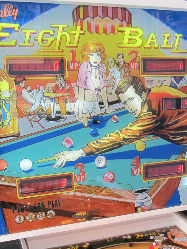 Eight Ball Backglass detail