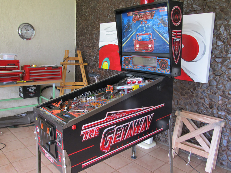 The Getaway - cabinet side