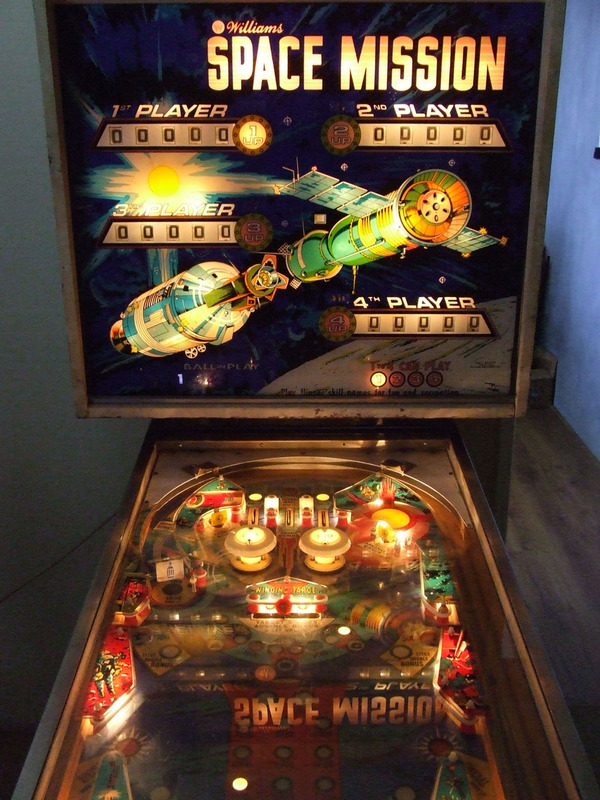 Space Mission pinball machine